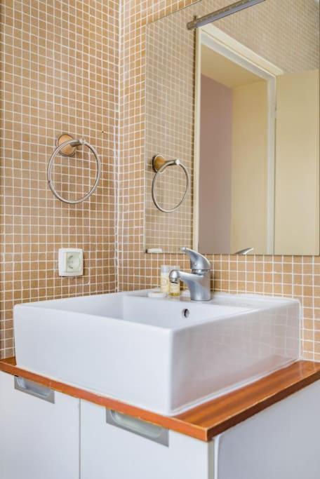 1Br @ Downtown Lisbon Chiado Apartment Екстериор снимка